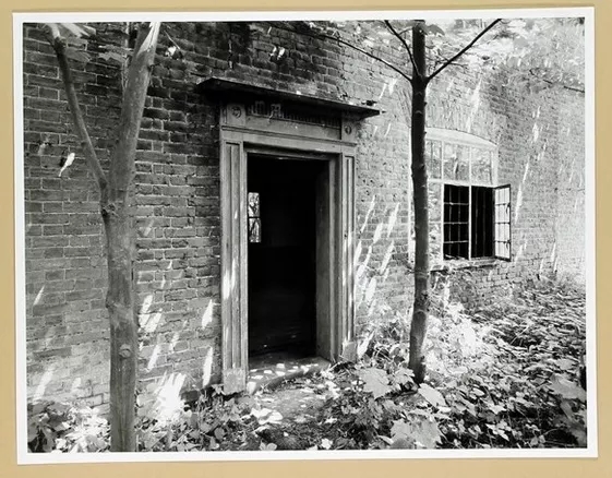 5 Side Door West