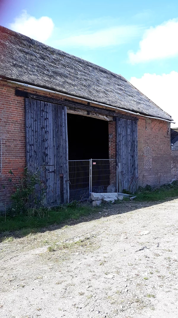 NE doorway