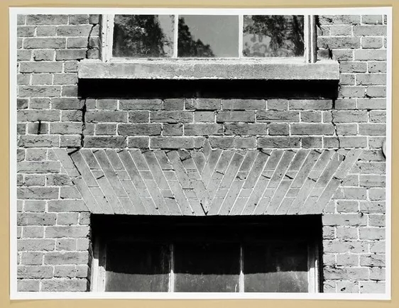 3 Window Architrave S Front