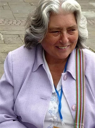 Janet
                Edwards
